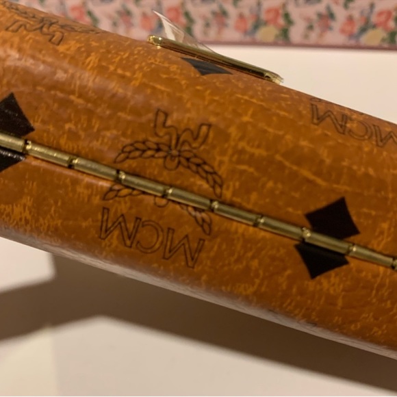 ♥️SOLD♥️MCM Glasses - Picture 4 of 15